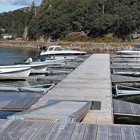 Two-bedroom In Lyngdal 1 *