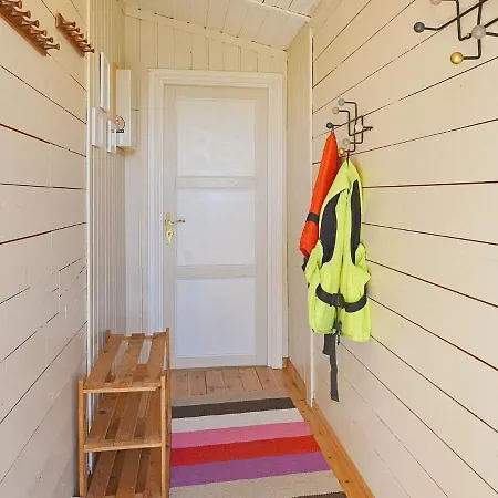 Two-bedroom In Lyngdal 1 * Korshamn (Vest-Agder)