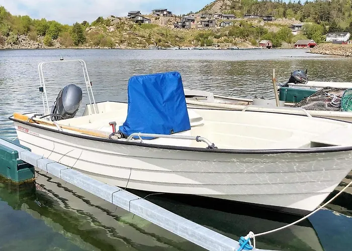 4 Person In Lyngdal-by Traum *